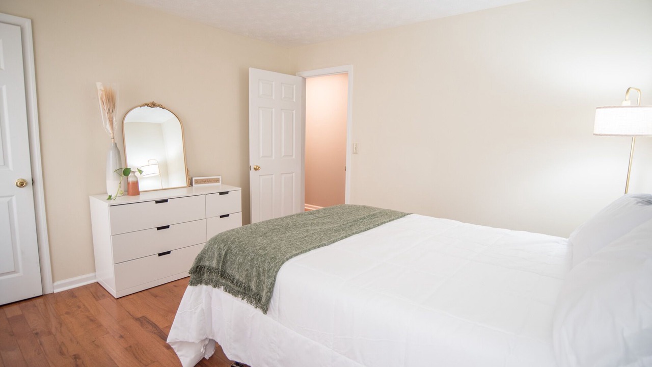 Photo of Bedroom in Johns Creek