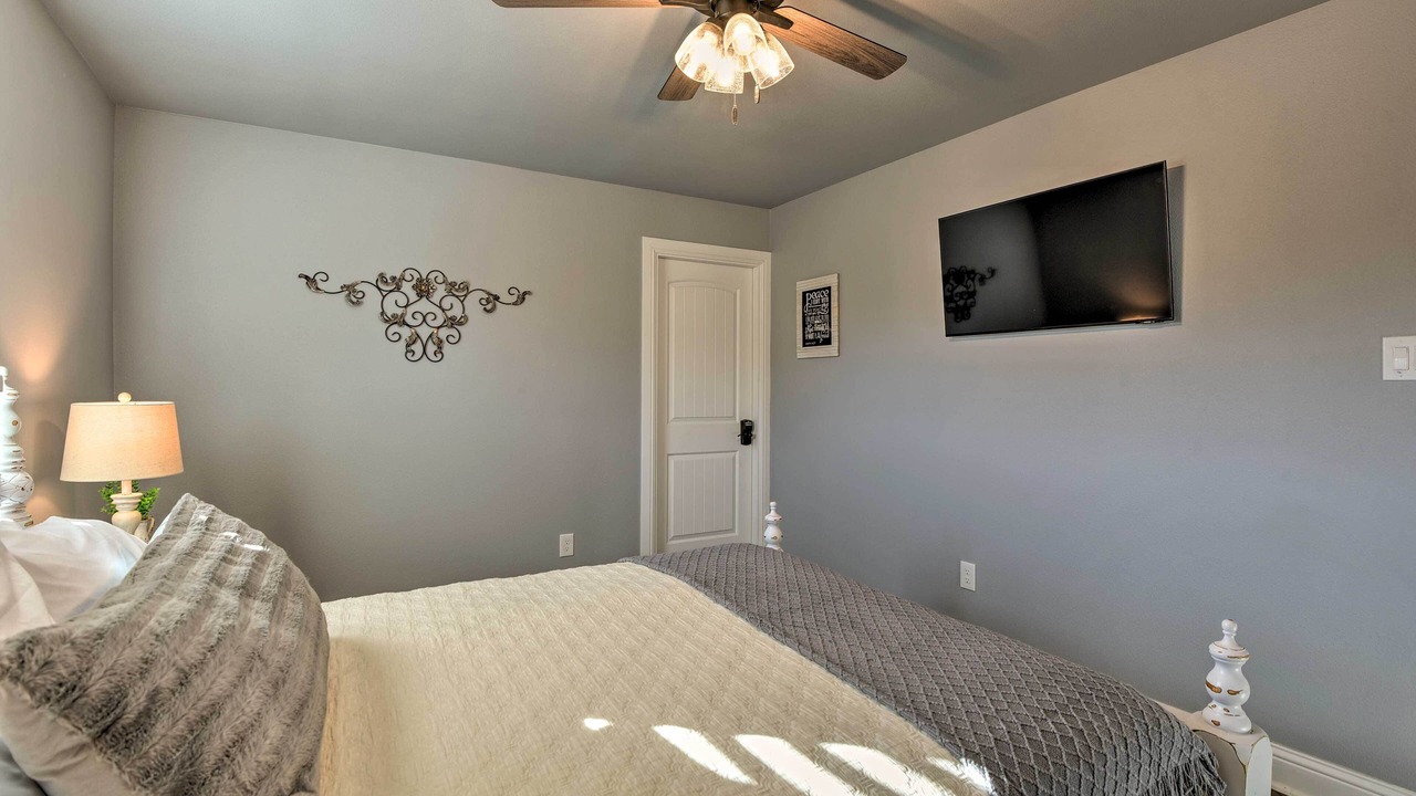 Photo of Bedroom in Granbury