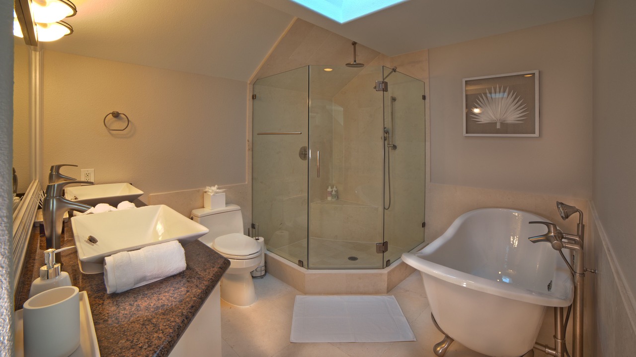 Photo of Bathroom in Clear Lake Shores