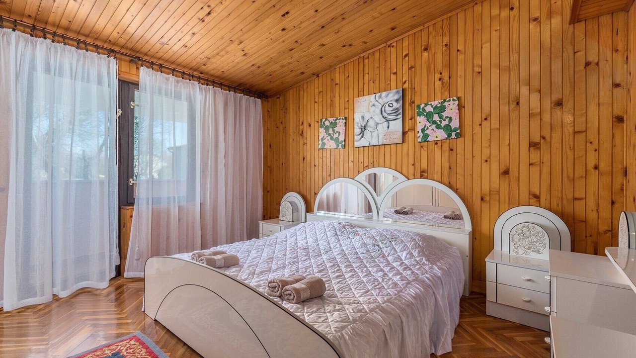 Photo of Bedroom in Tar