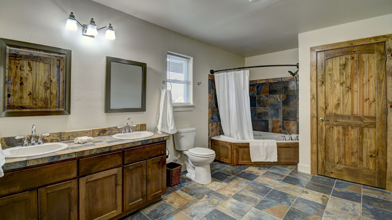Photo of Bathroom in Ingram
