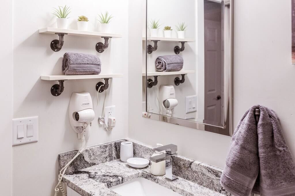 Photo of Bathroom in Weinland Park