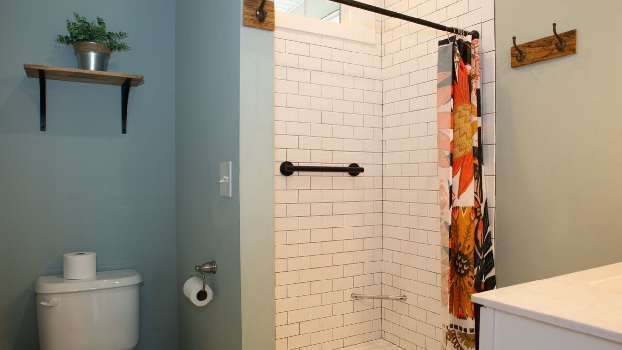 Photo of Bathroom in Cedar Neck
