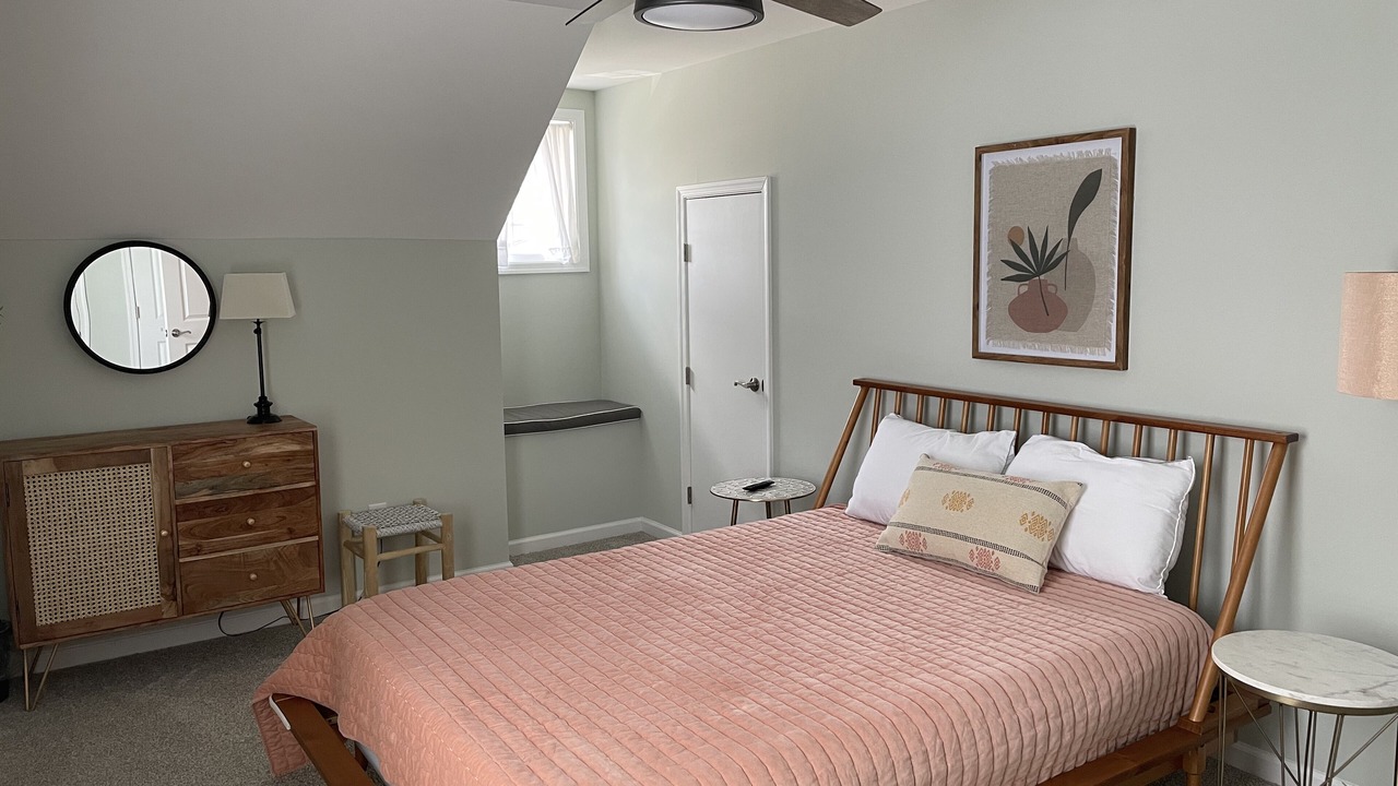 Photo of Bedroom in Cedar Neck