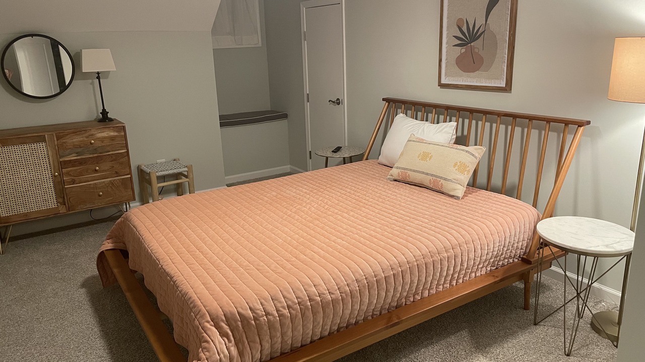Photo of Bedroom in Cedar Neck