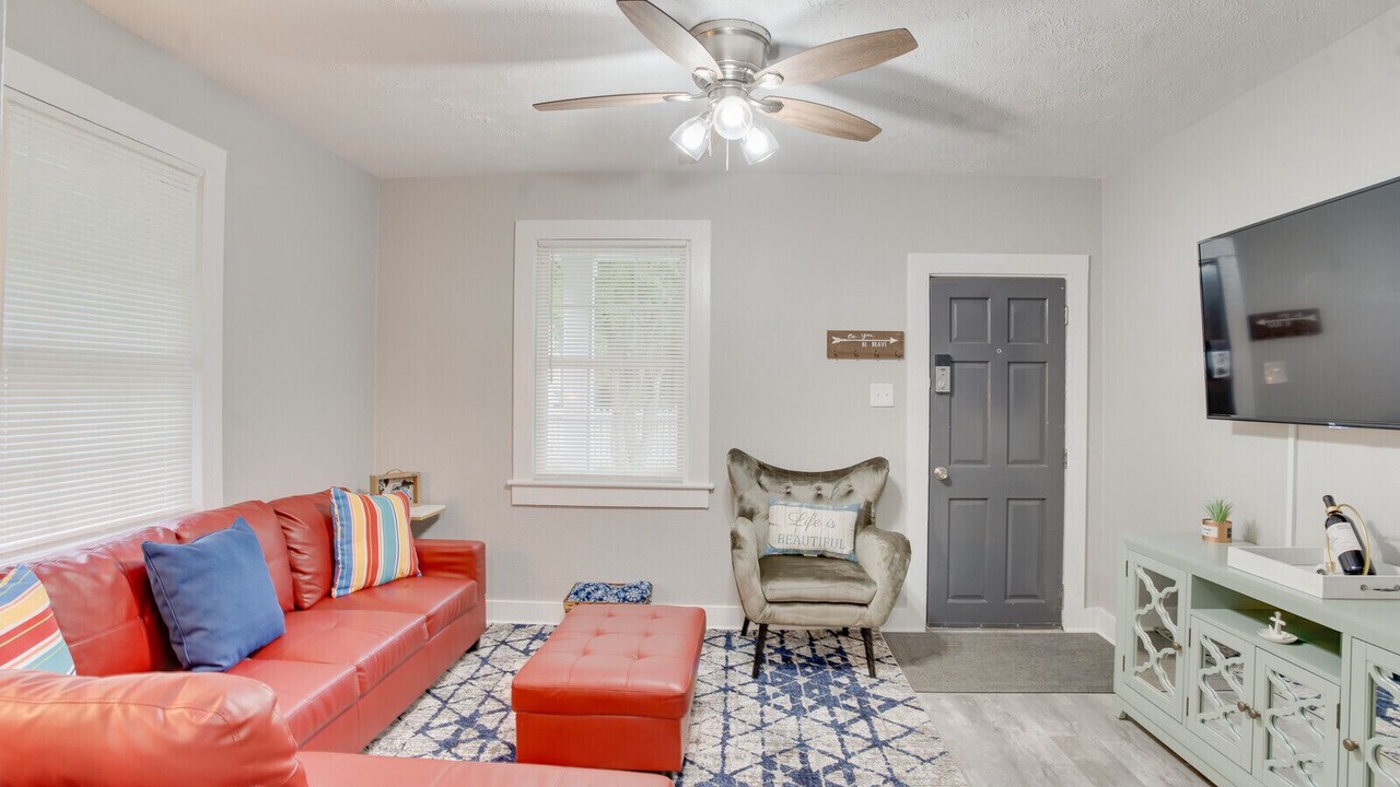 Photo of Livingroom in Buckroe Beach