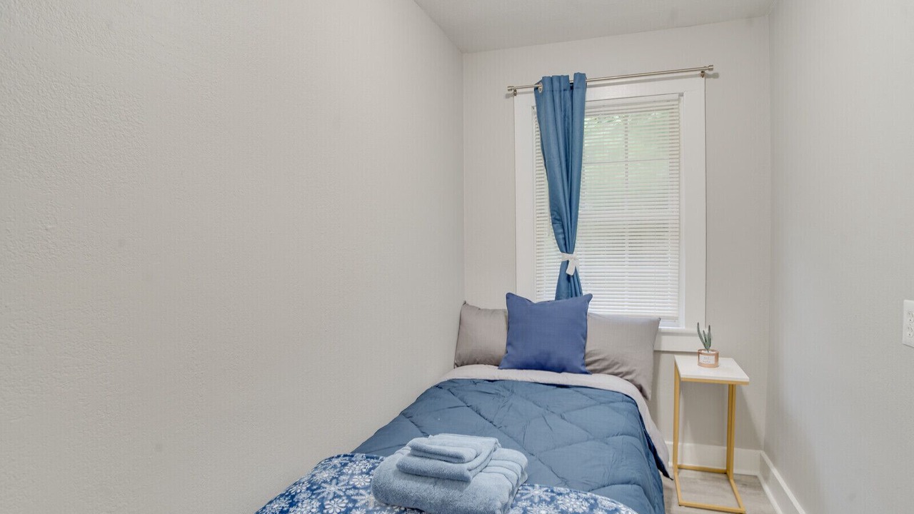 Photo of Bedroom in Buckroe Beach