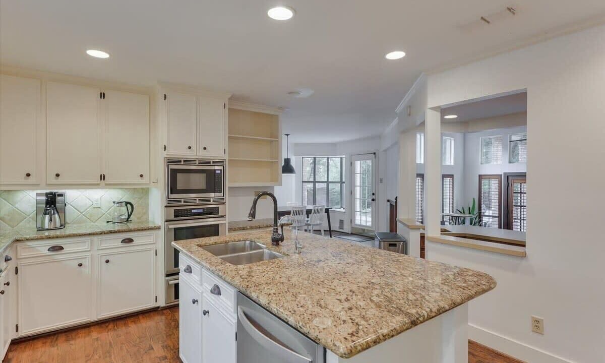 Photo of Kitchen in Park Central