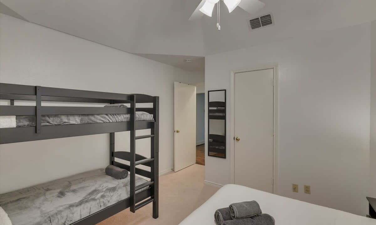 Photo of Bedroom in Park Central