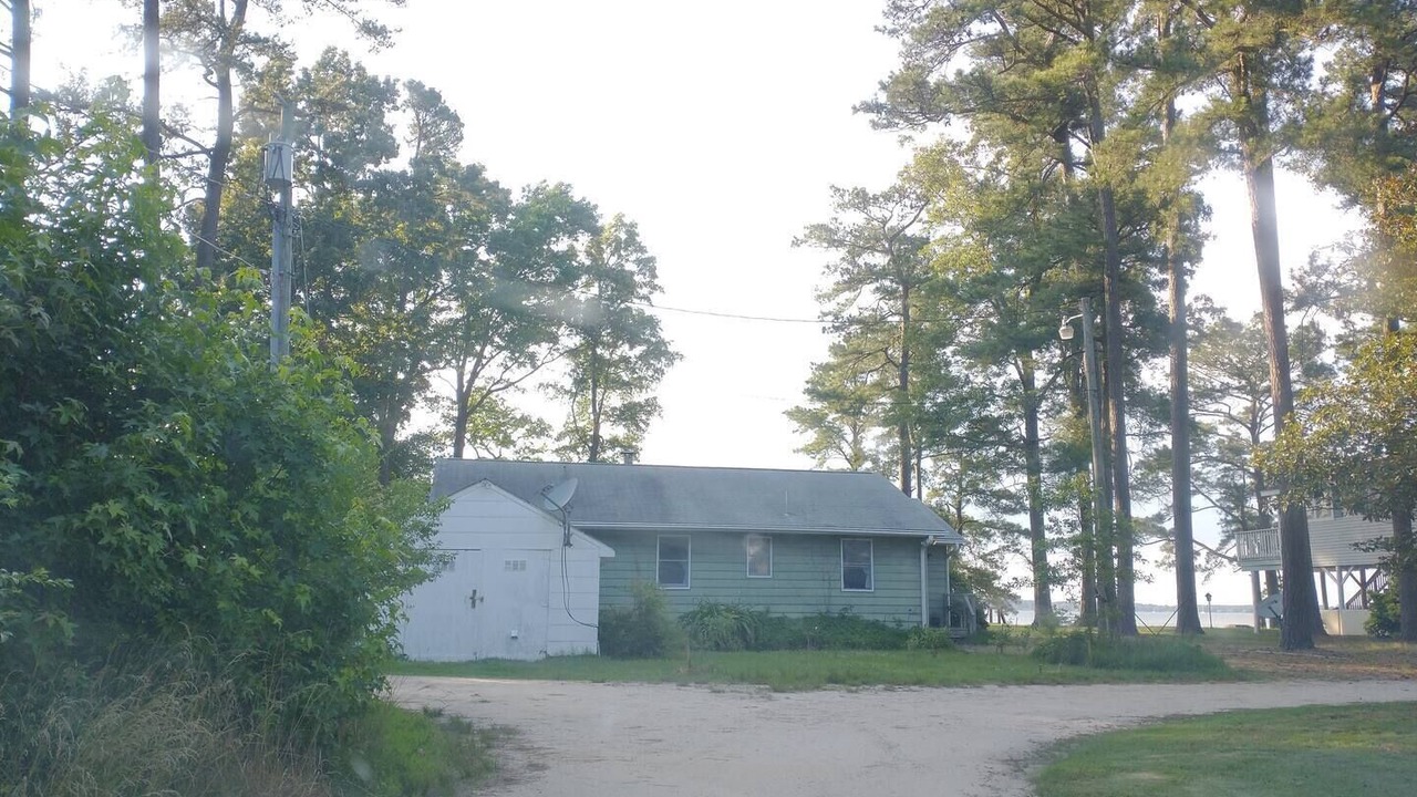 Photo of Others in Hallieford