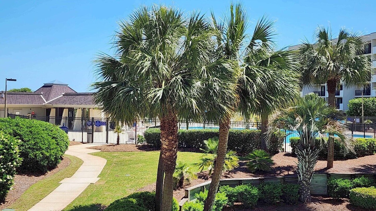 Photo of Patio Balcony in Litchfield by the Sea