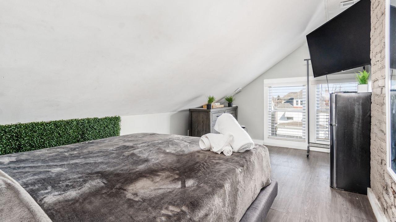 Photo of Bedroom in Old North Columbus