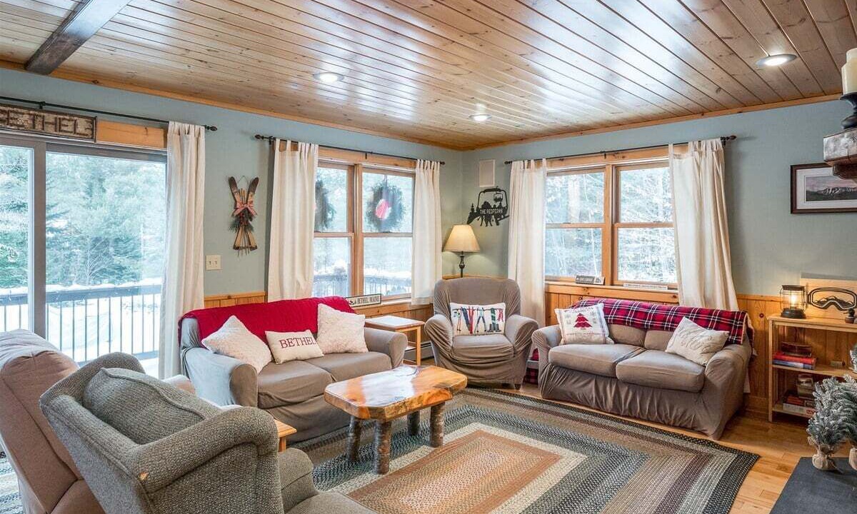 Photo of Livingroom in Bethel