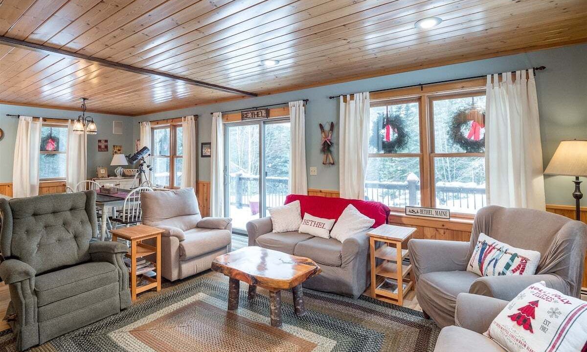 Photo of Livingroom in Bethel