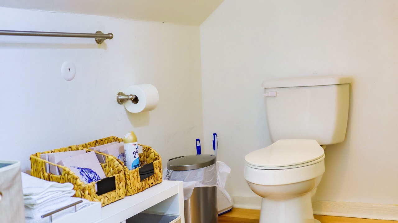 Photo of Bathroom in Willoughby Spit