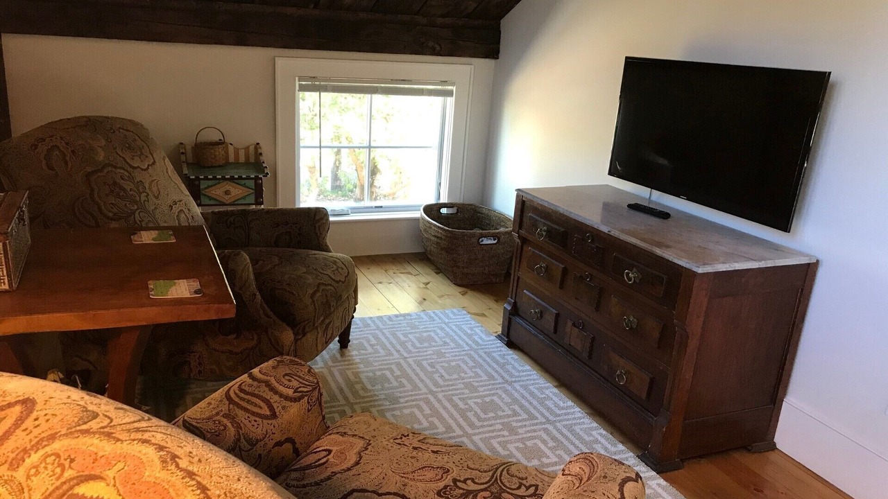 Photo of Livingroom in Town Hill