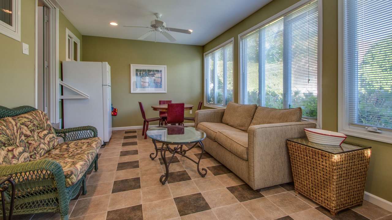 Photo of Livingroom in Country Club Estates