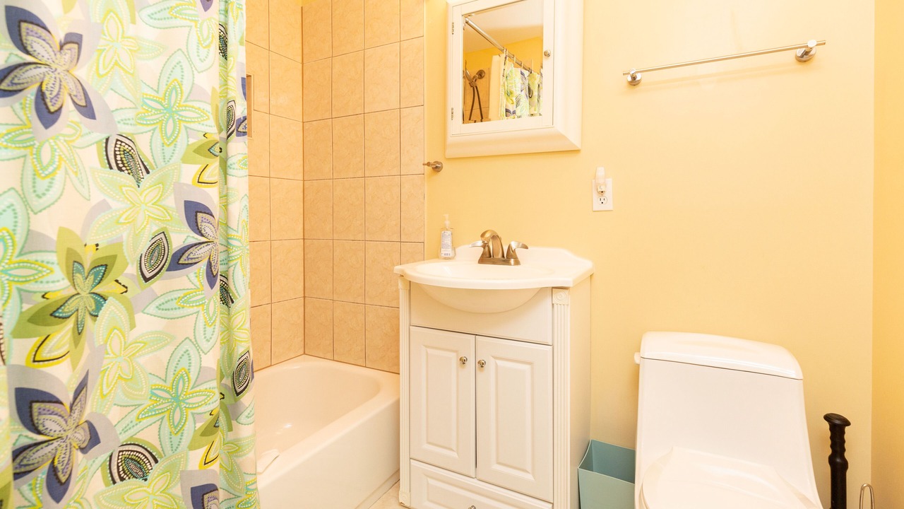 Photo of Bathroom in Country Club Estates