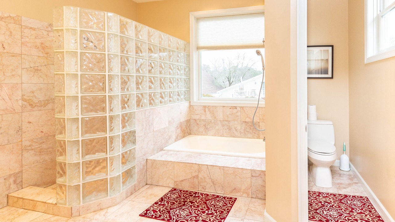 Photo of Bathroom in Country Club Estates
