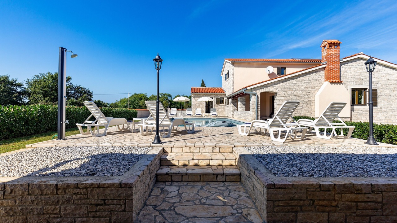 Photo of Outdoor in Zminj