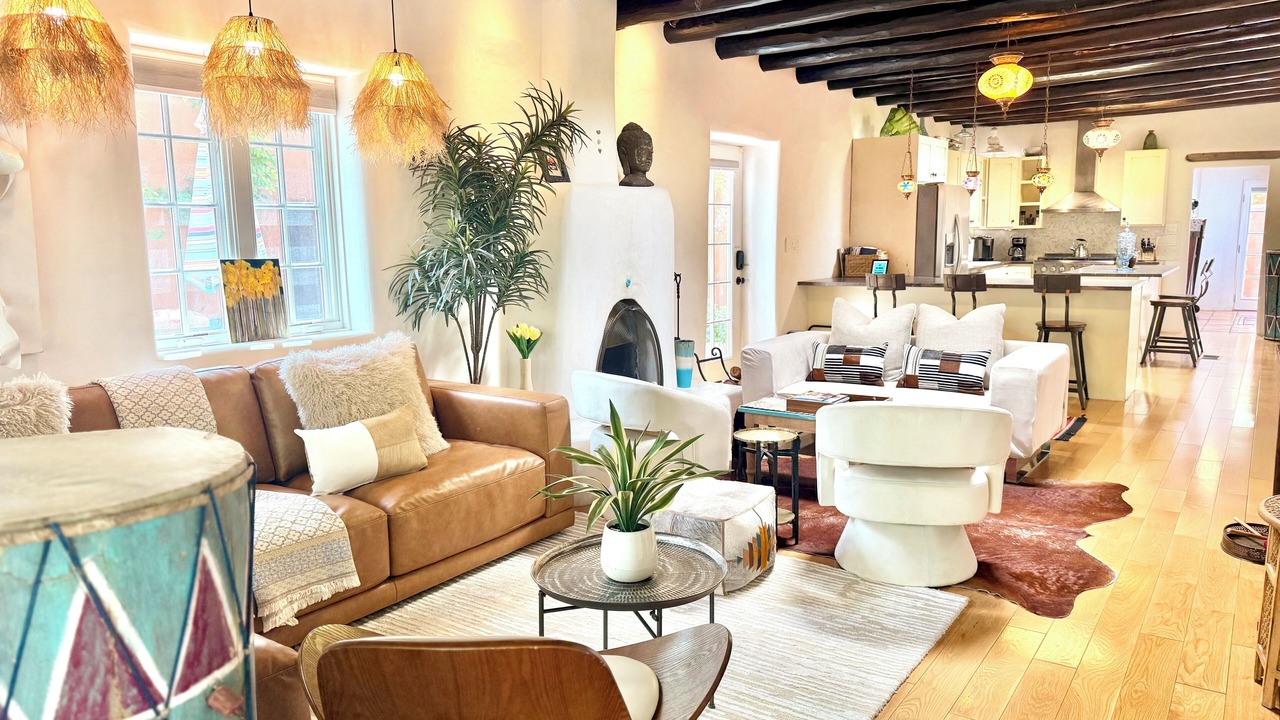 Photo of Livingroom in Northeast Santa Fe