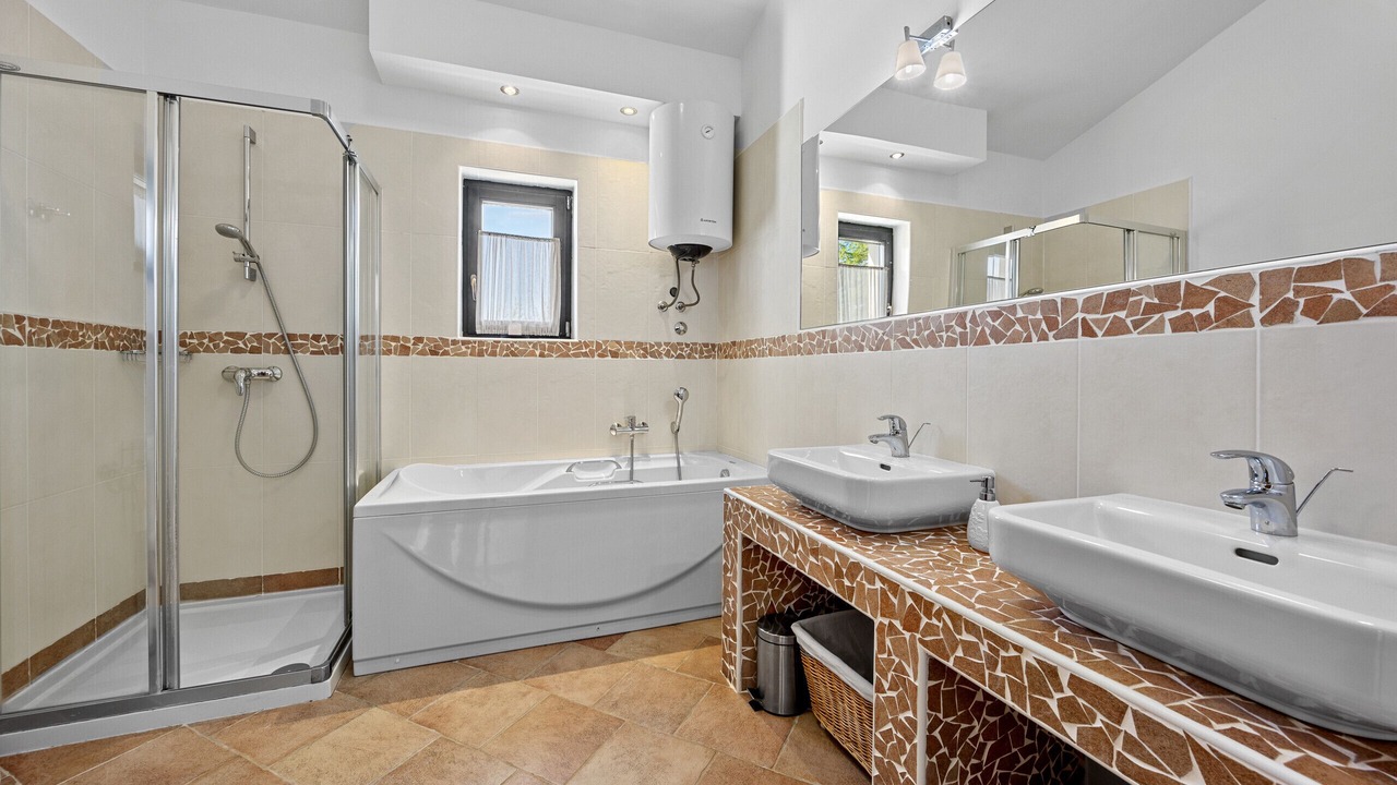 Photo of Bathroom in Mofardini