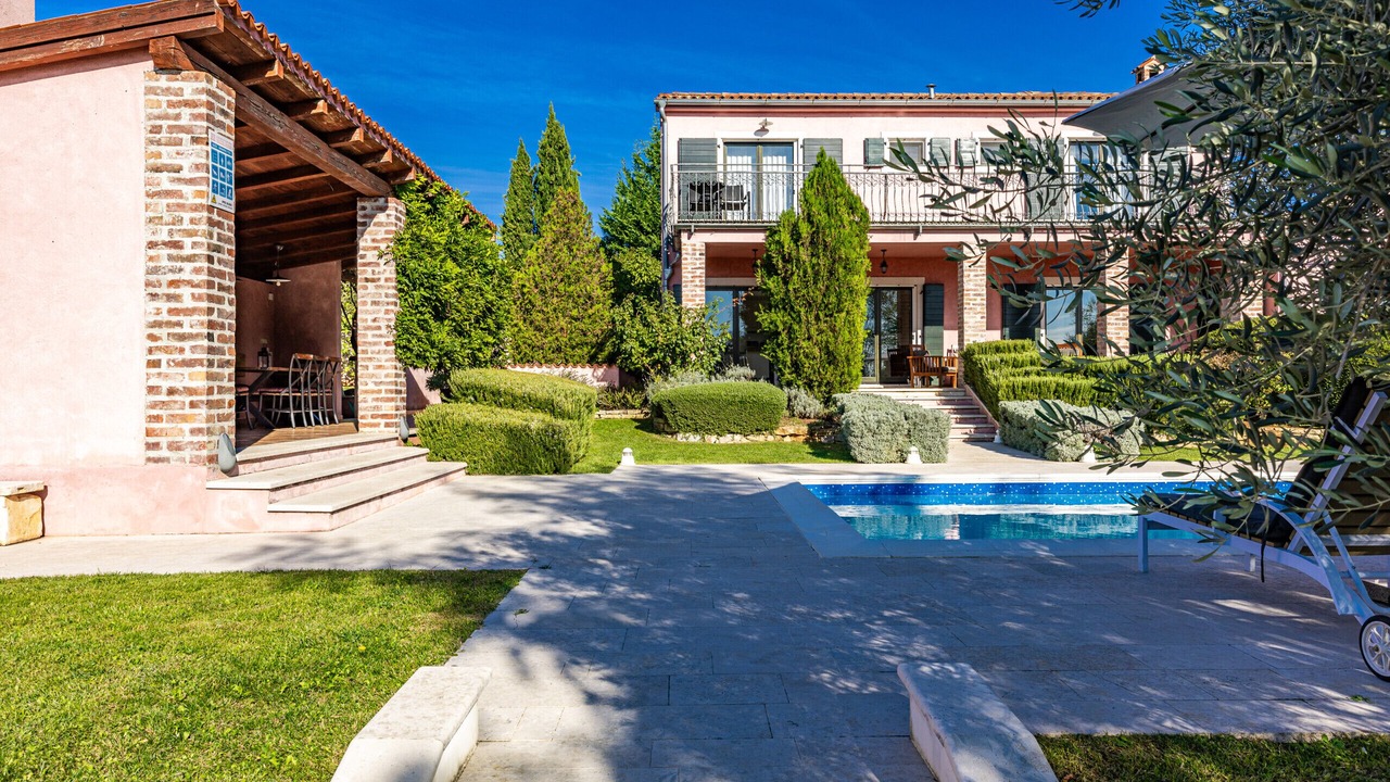 Photo of Outdoor in Mofardini