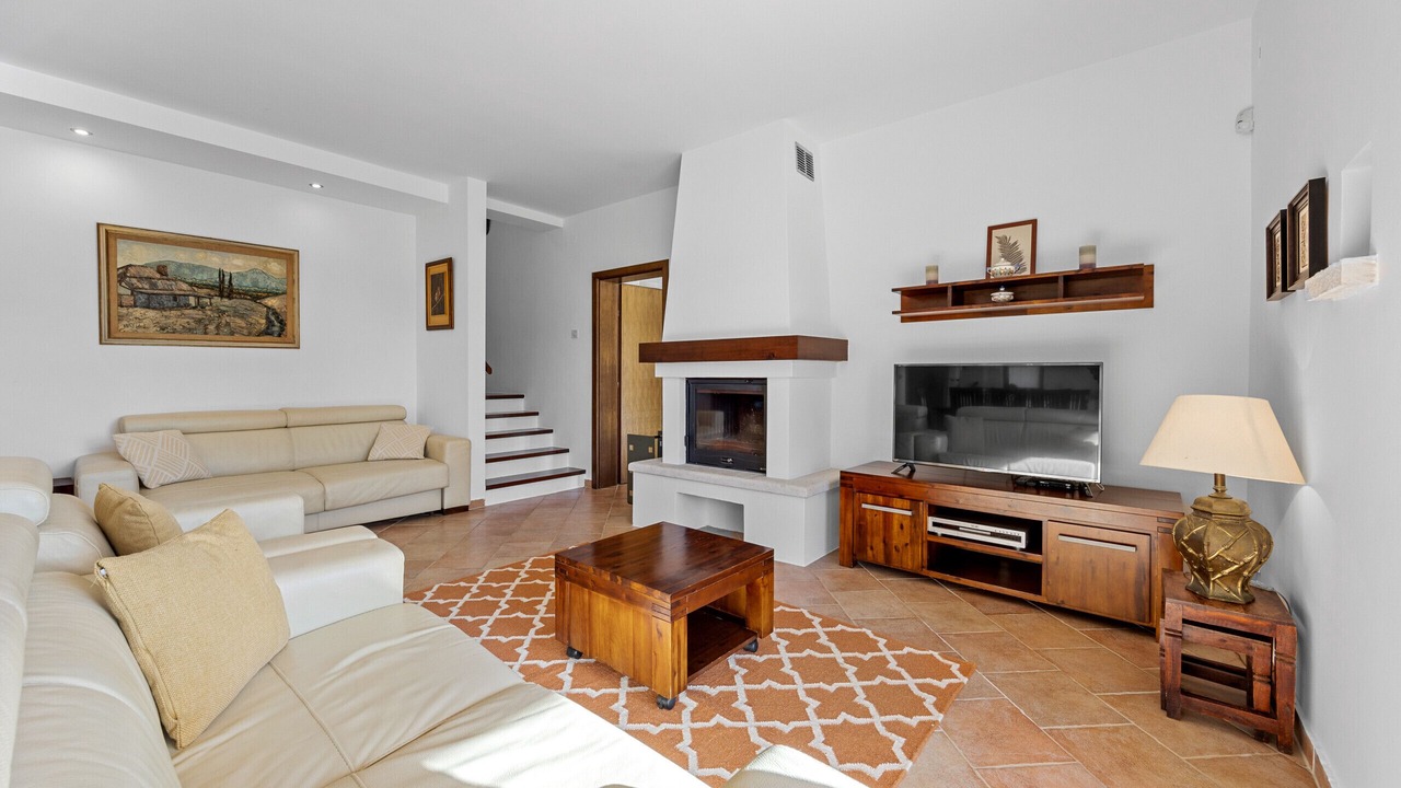Photo of Livingroom in Mofardini