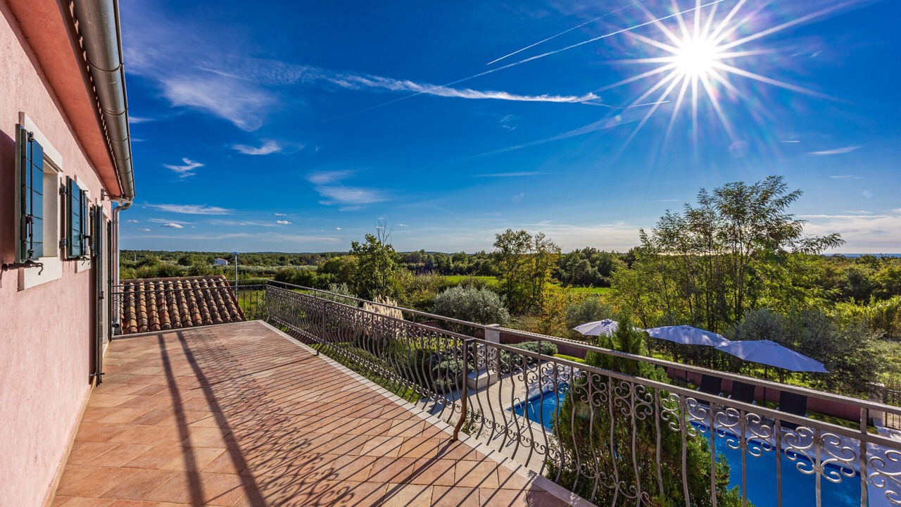 Photo of Patio Balcony in Mofardini