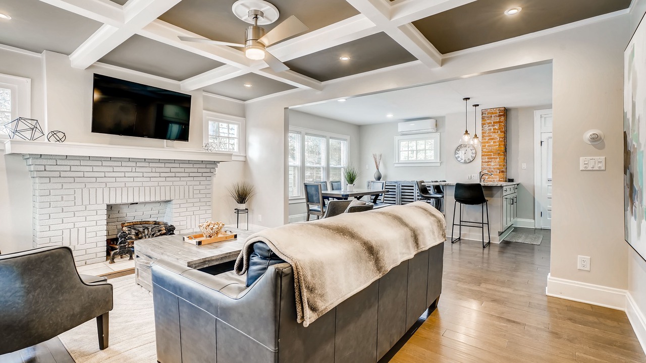 Photo of Livingroom in Clintonville