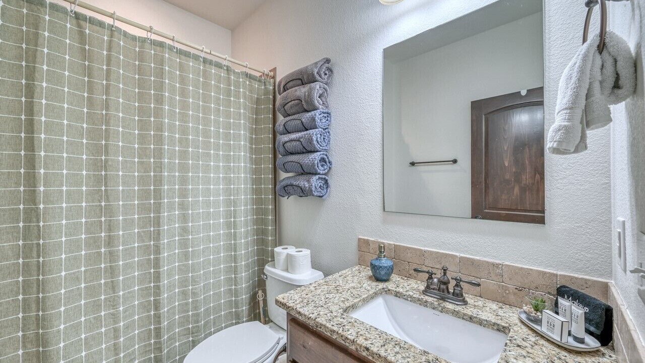 Photo of Bathroom in Kingsland