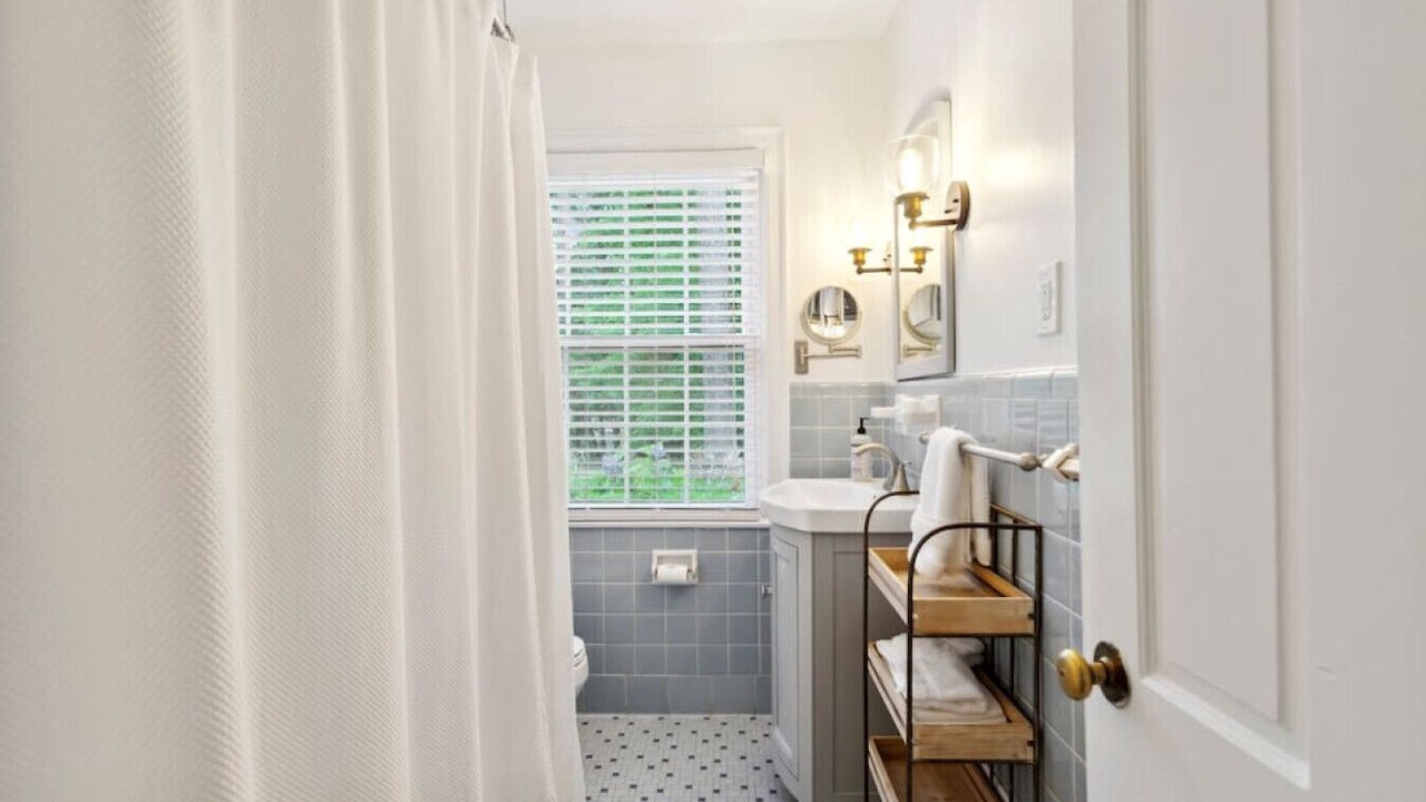 Photo of Bathroom in North Buckhead