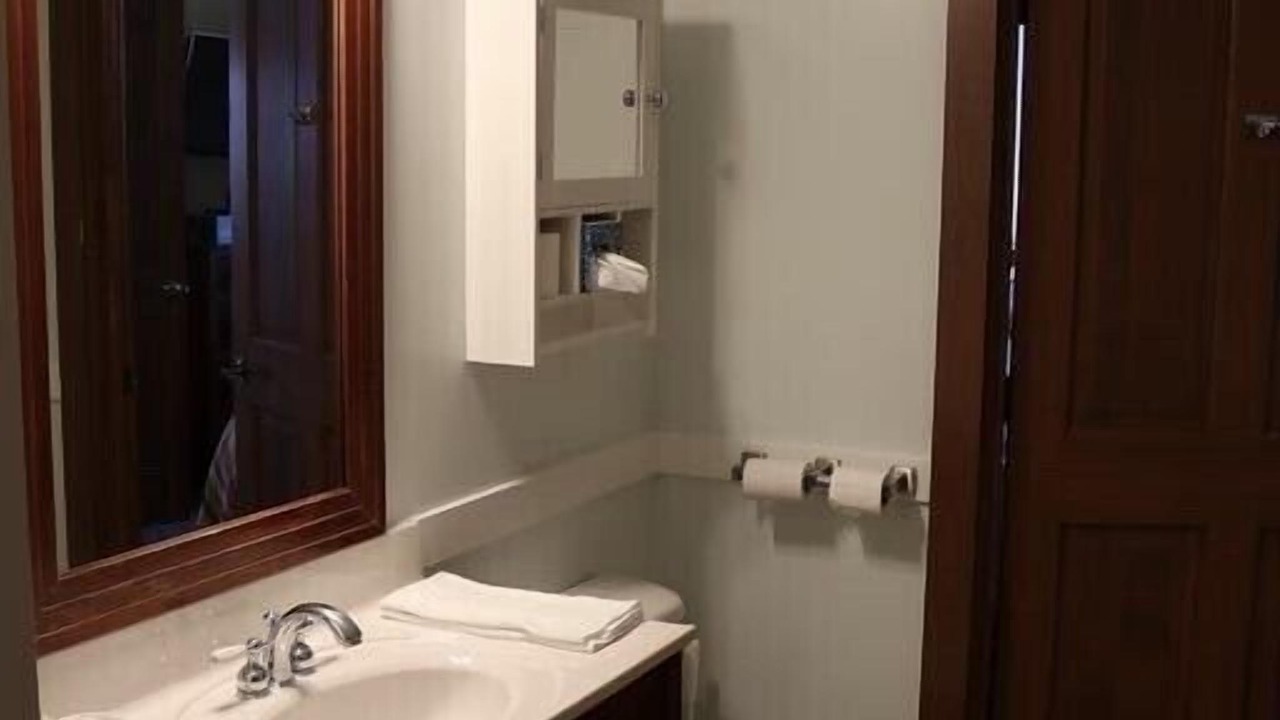Photo of Bathroom in Edray