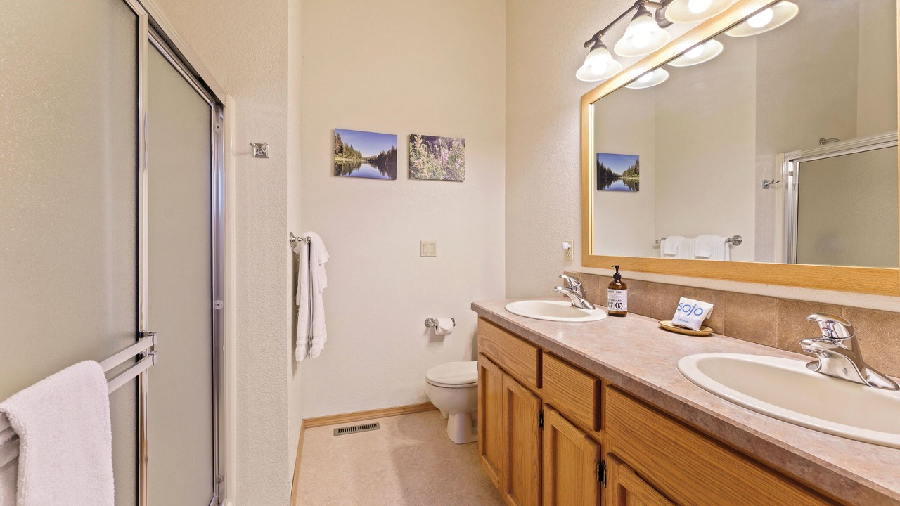 Photo of Bathroom in Sunriver