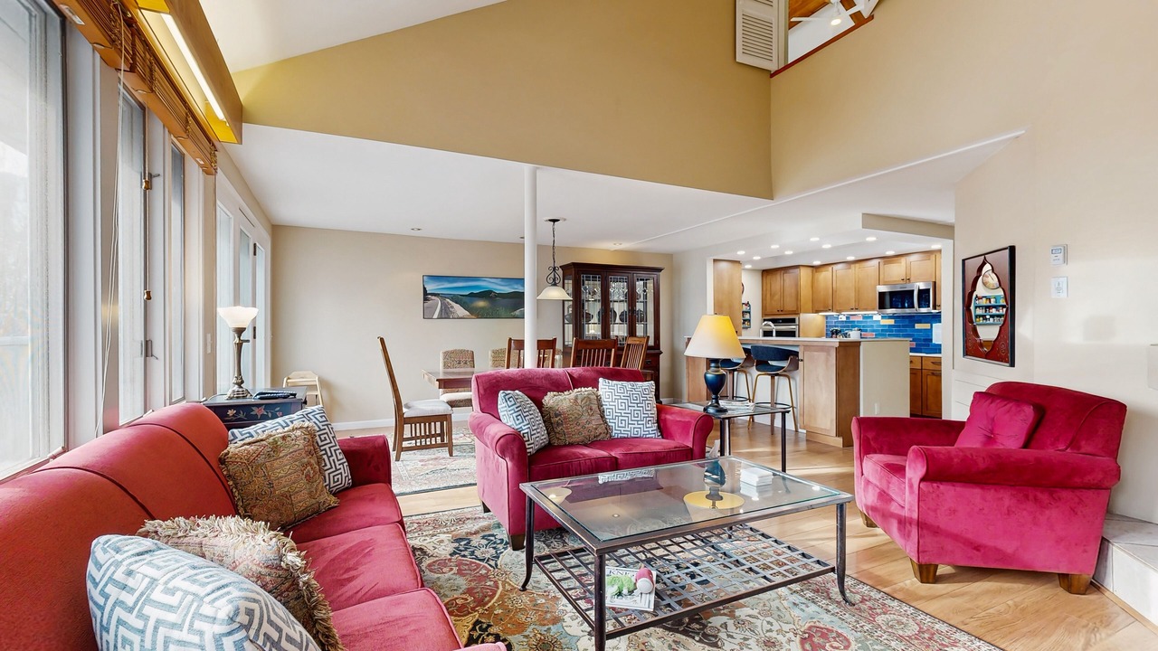 Photo of Livingroom in Warren