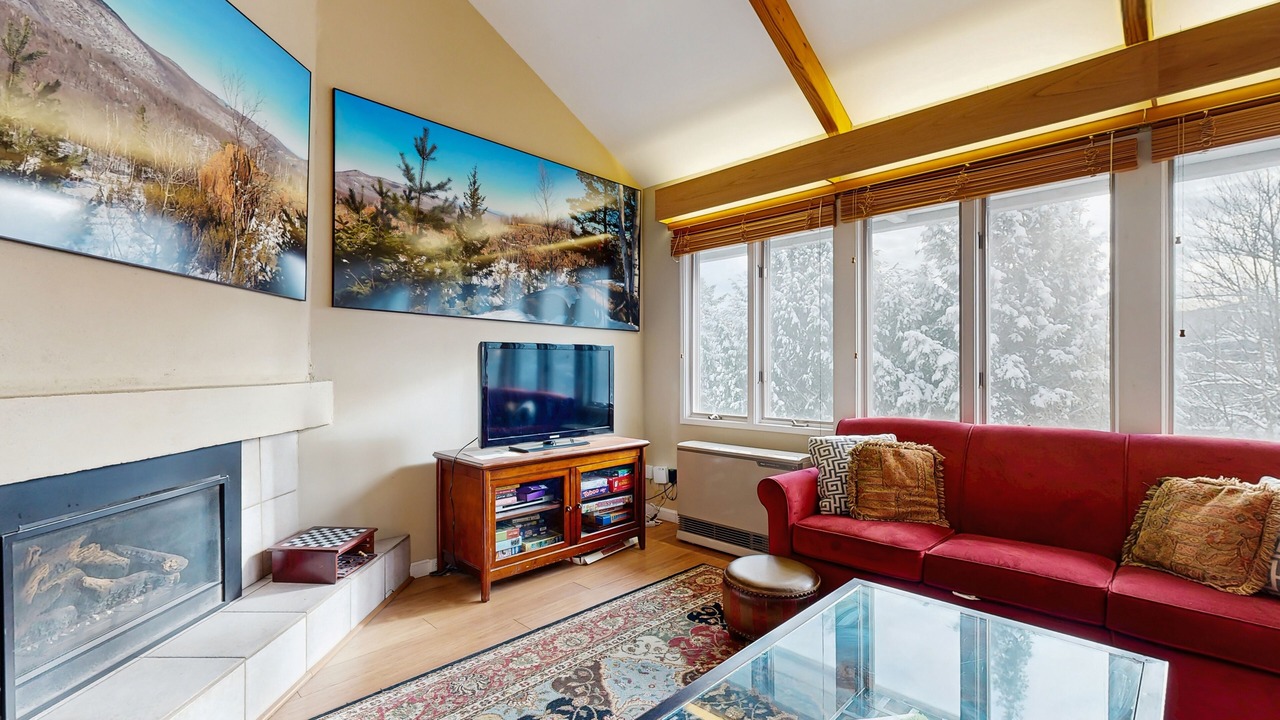 Photo of Livingroom in Warren