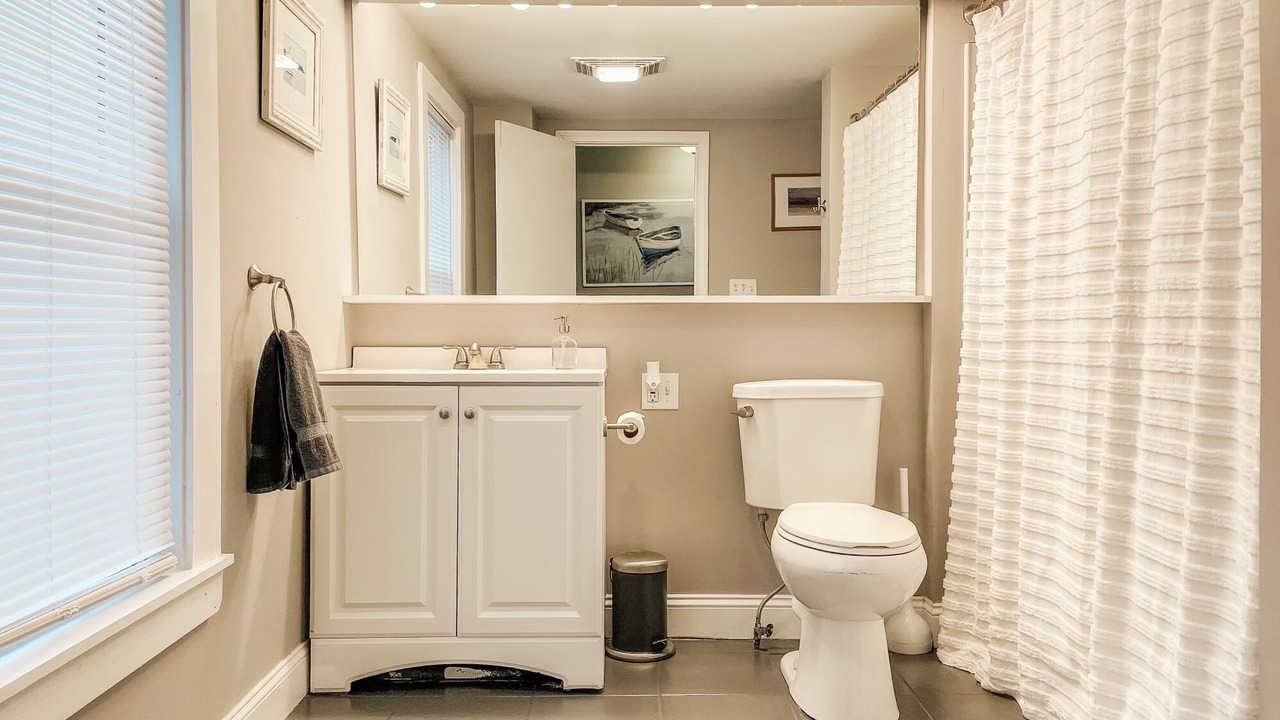 Photo of Bathroom in East Bayside