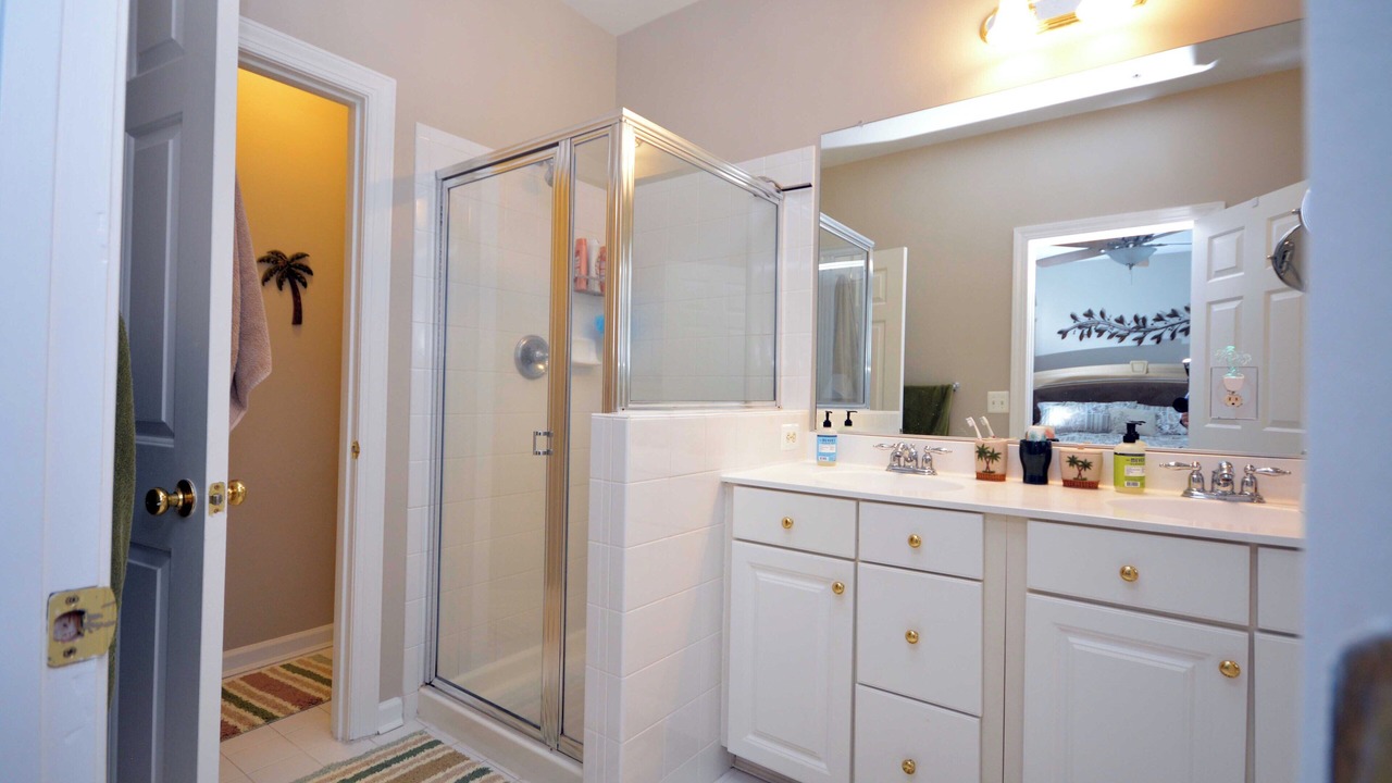 Photo of Bathroom in Sunset Island