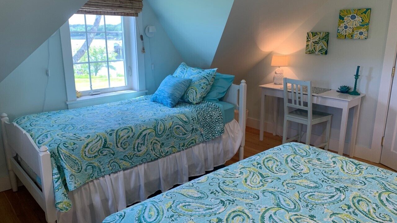 Photo of Bedroom in Round Pond