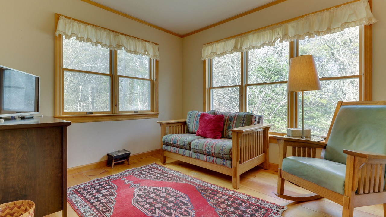Photo of Livingroom in Salsbury Cove