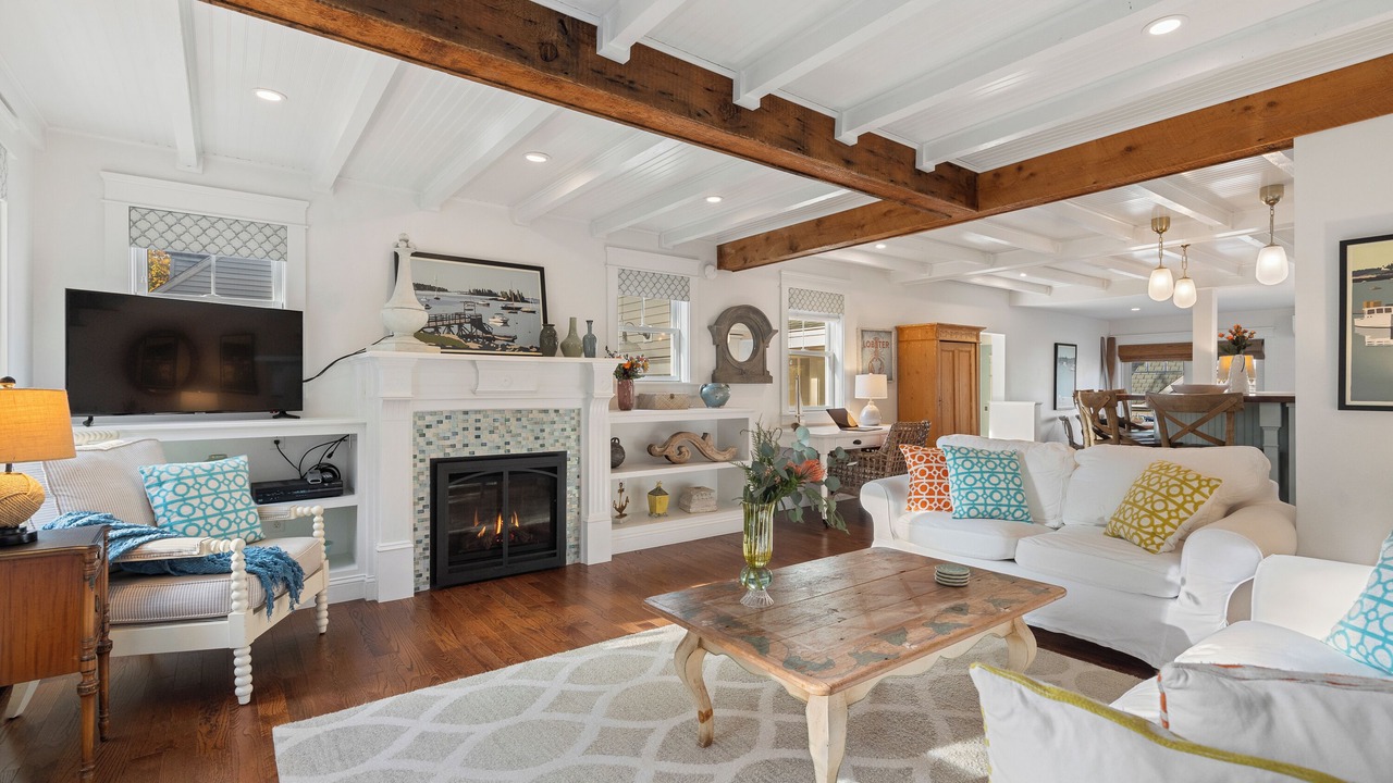 Photo of Livingroom in Loveitts Field