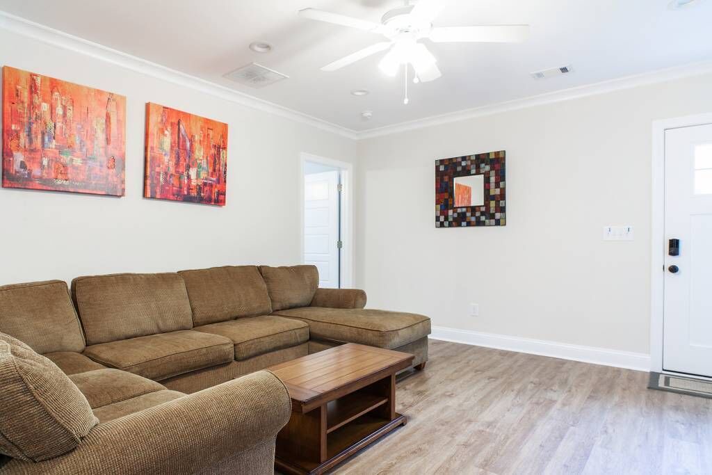 Photo of Livingroom in Midtown