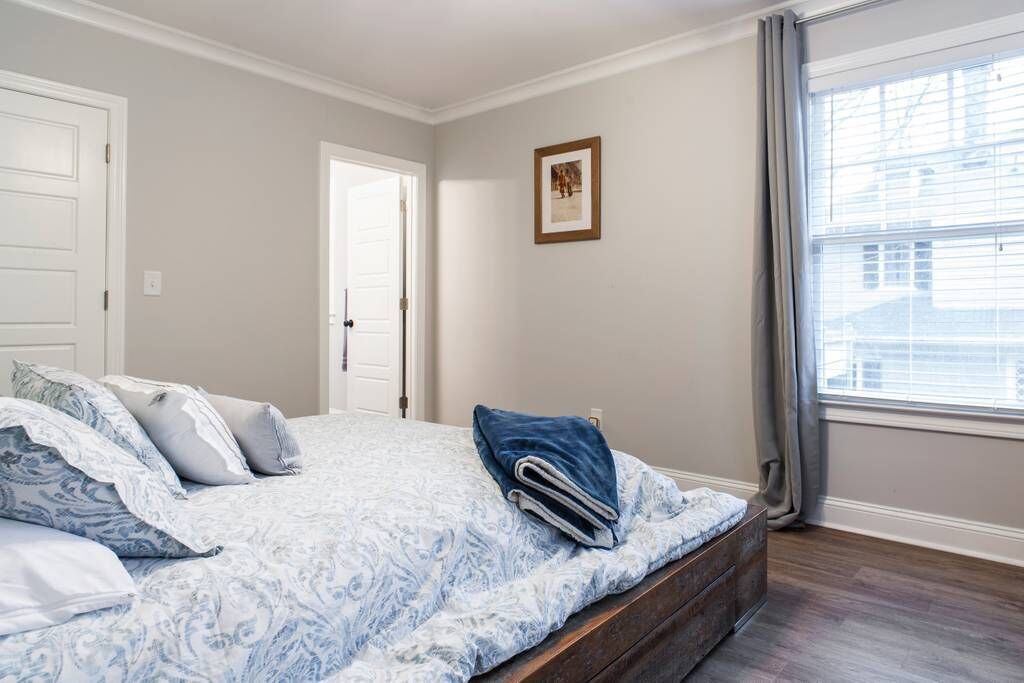 Photo of Bedroom in Midtown