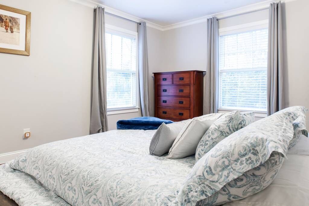 Photo of Bedroom in Midtown