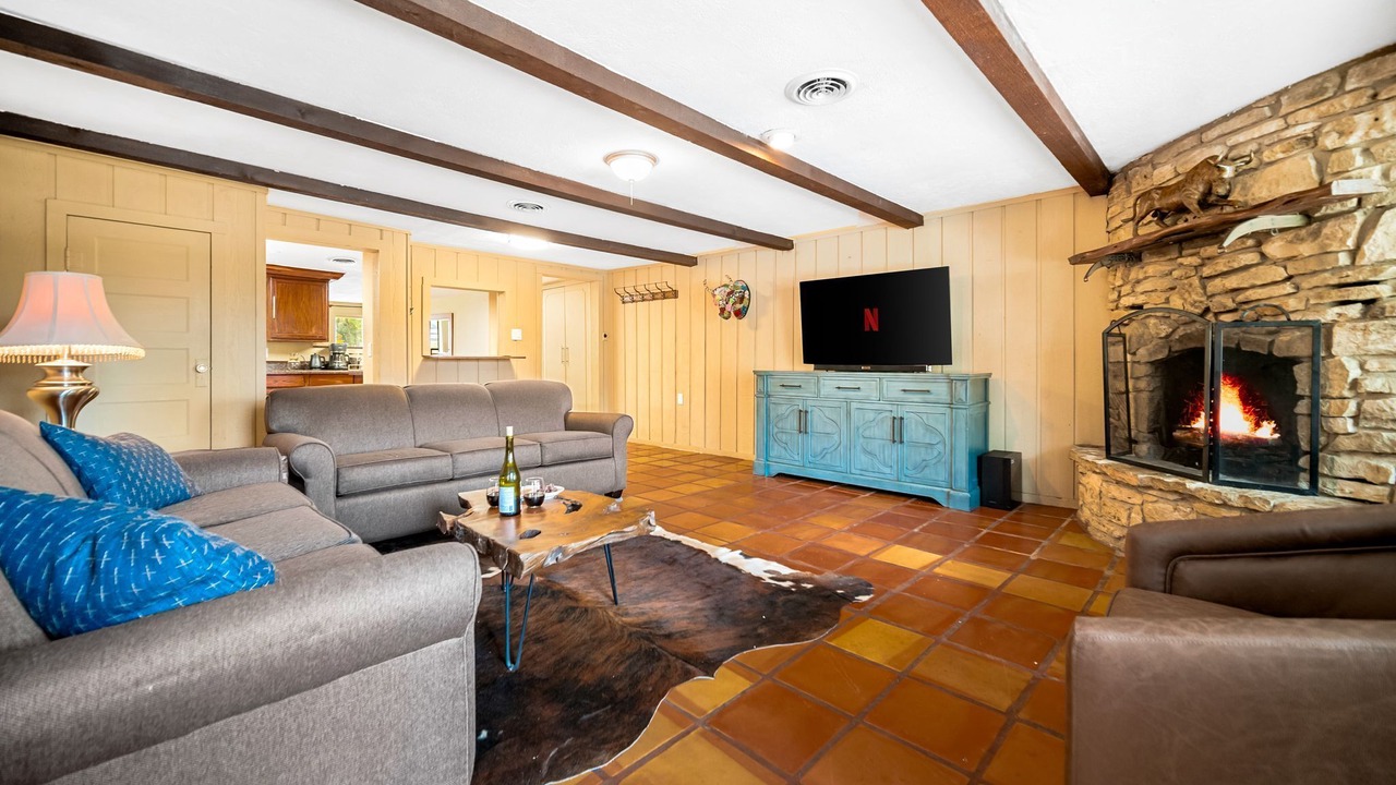 Photo of Livingroom in Johnson City