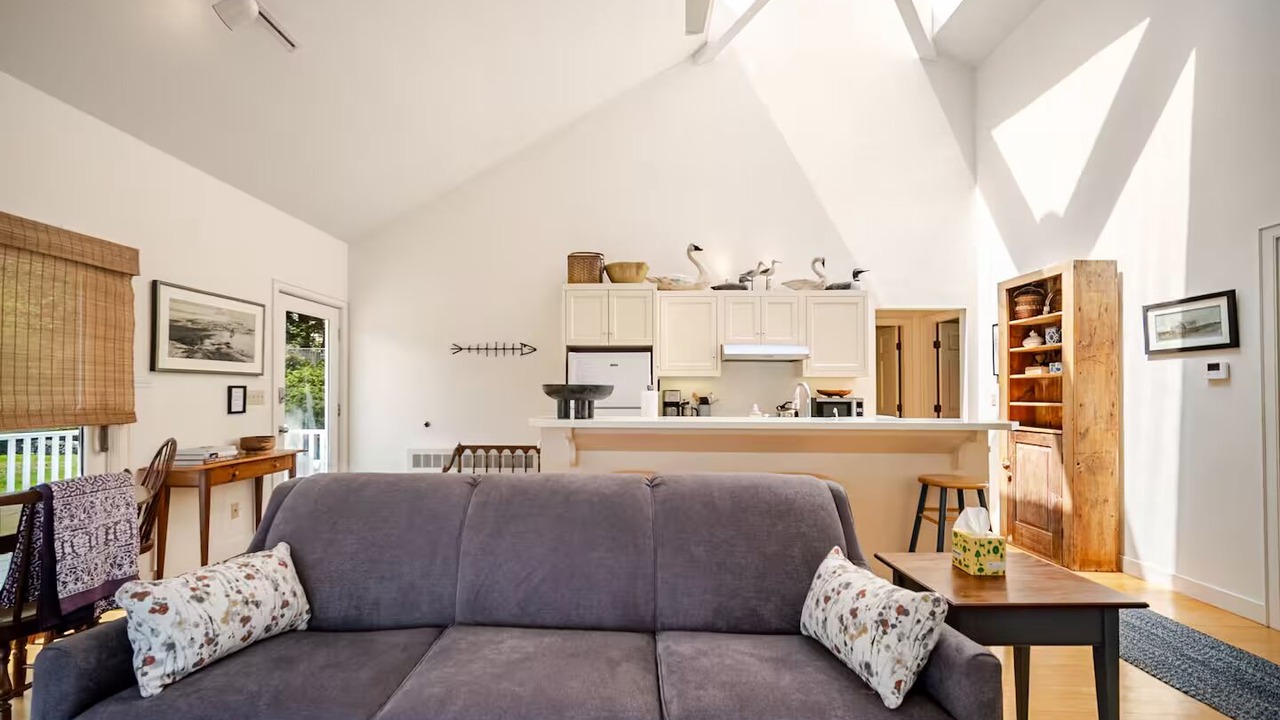 Photo of Livingroom in Round Pond