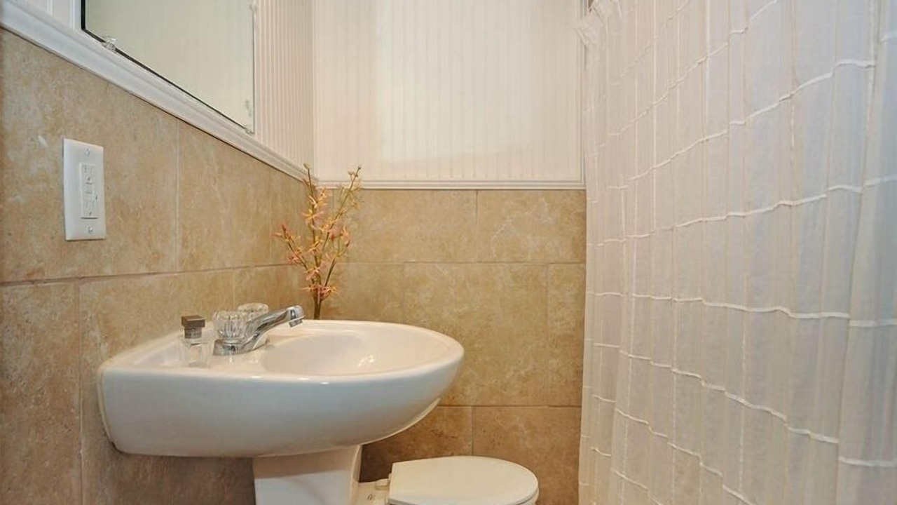 Photo of Bathroom in Kings Terrace