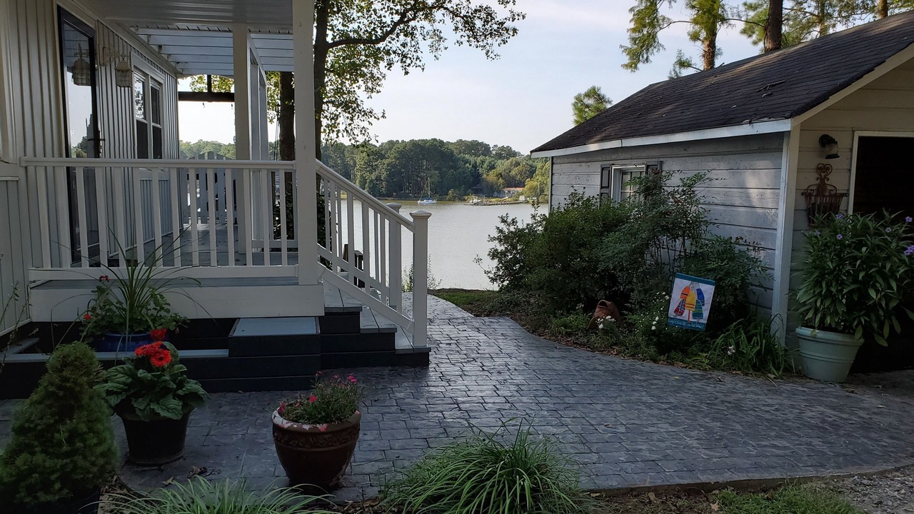 Photo of Outdoor in Dutton