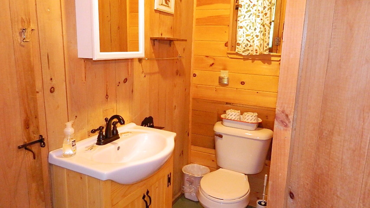 Photo of Bathroom in Sandy River