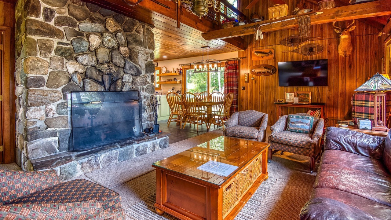 Photo of Livingroom in Rangeley